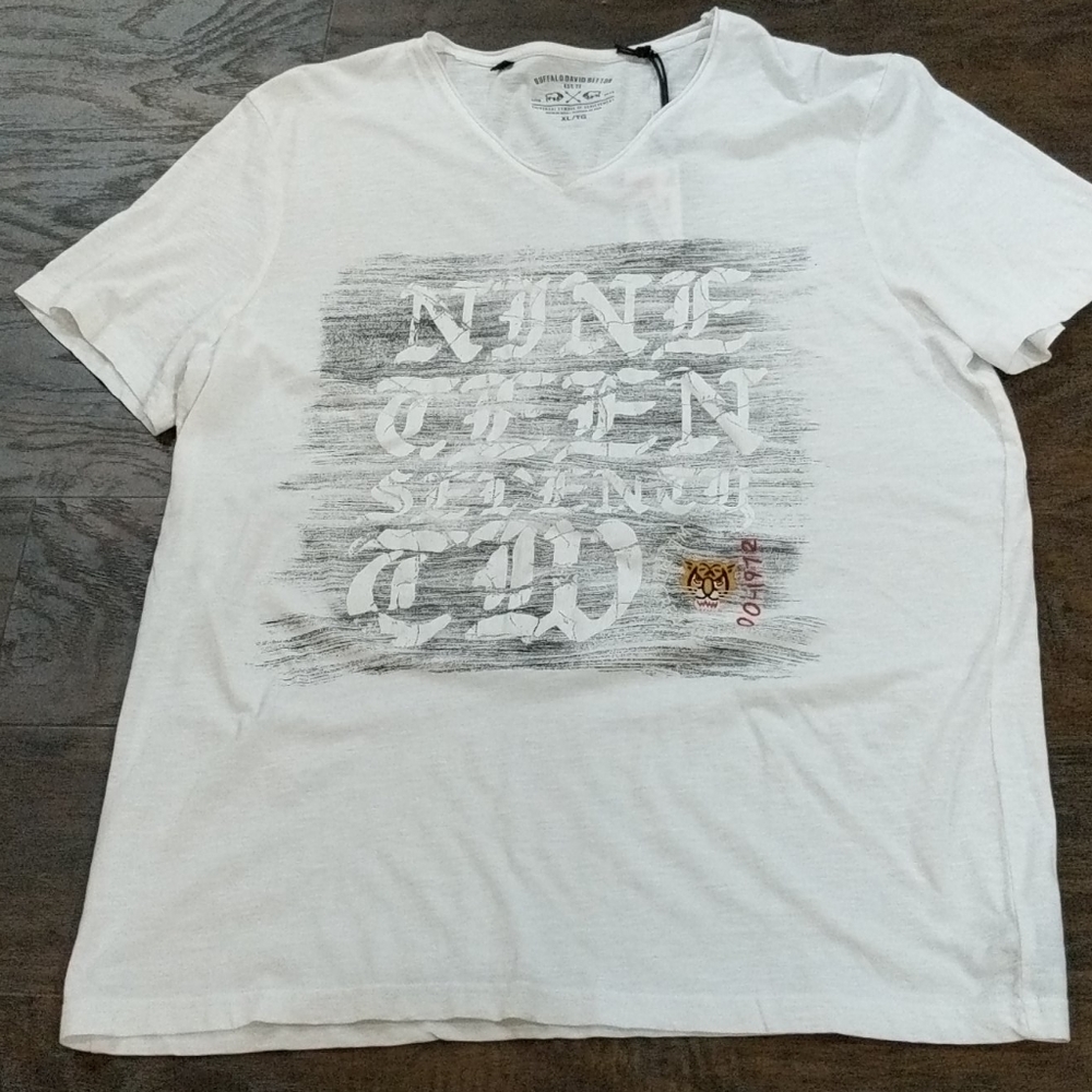 Buffalo men's graphic tee. Cool tee. NWT